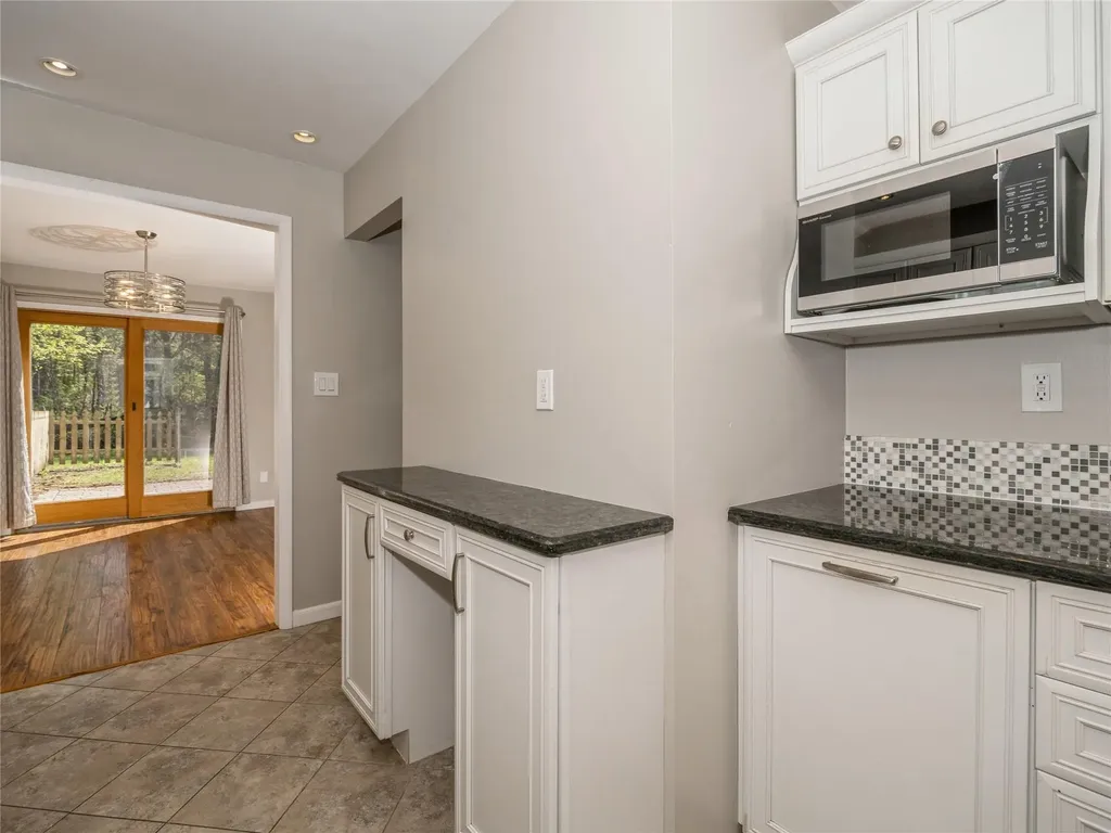 6 Coll Hollow Road Poughkeepsie NY 12601