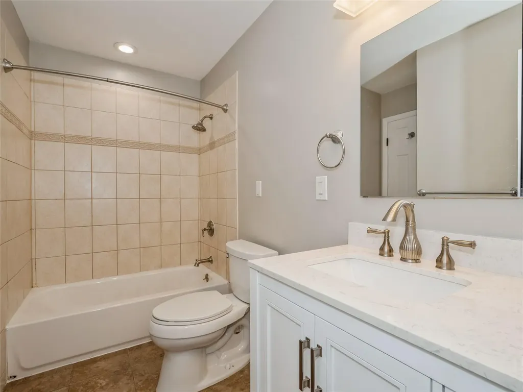 6 Coll Hollow Road Poughkeepsie NY 12601