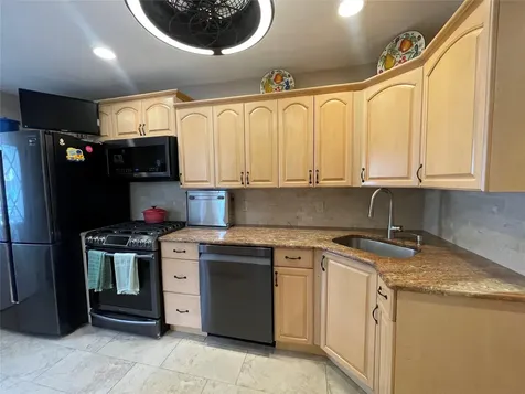 248-43 88th Road Bellerose NY 11426