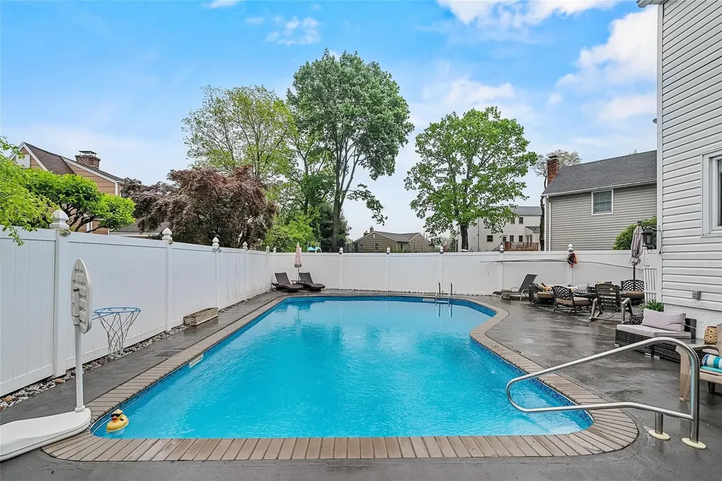 10 Sage Place Eastchester NY 10709