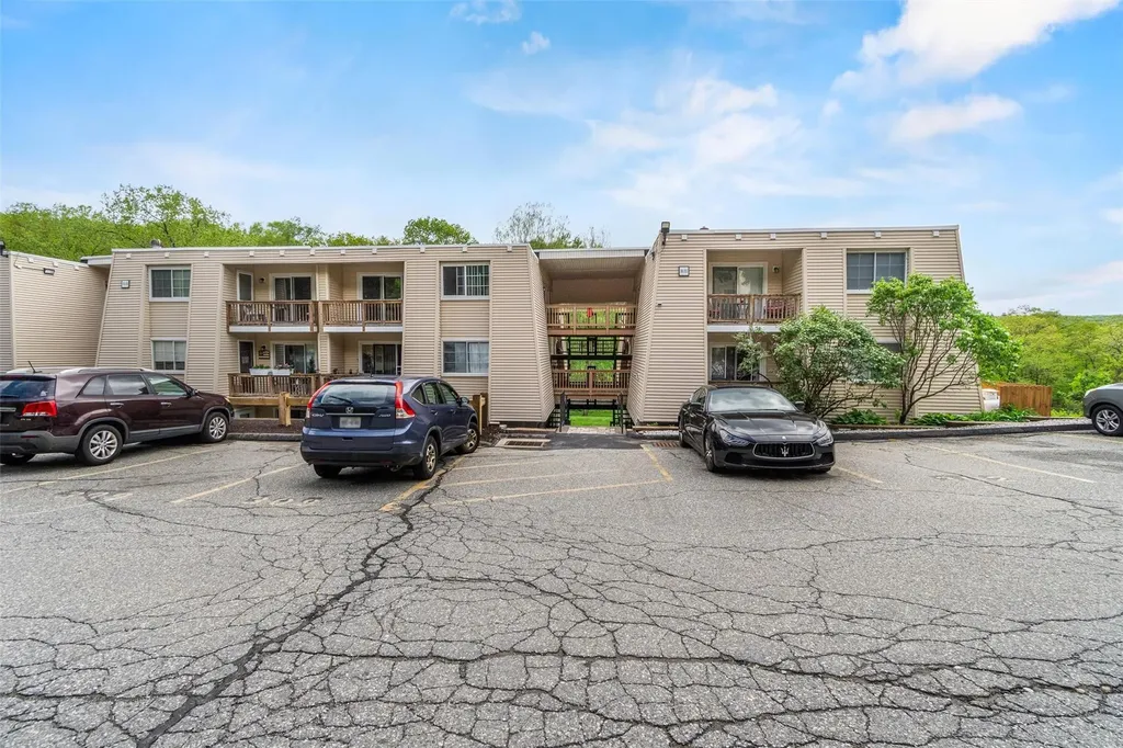 311 Fox Run Lane Carmel NY 10512