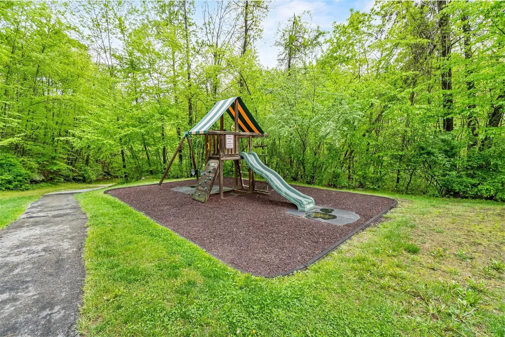 311 Fox Run Lane Carmel NY 10512