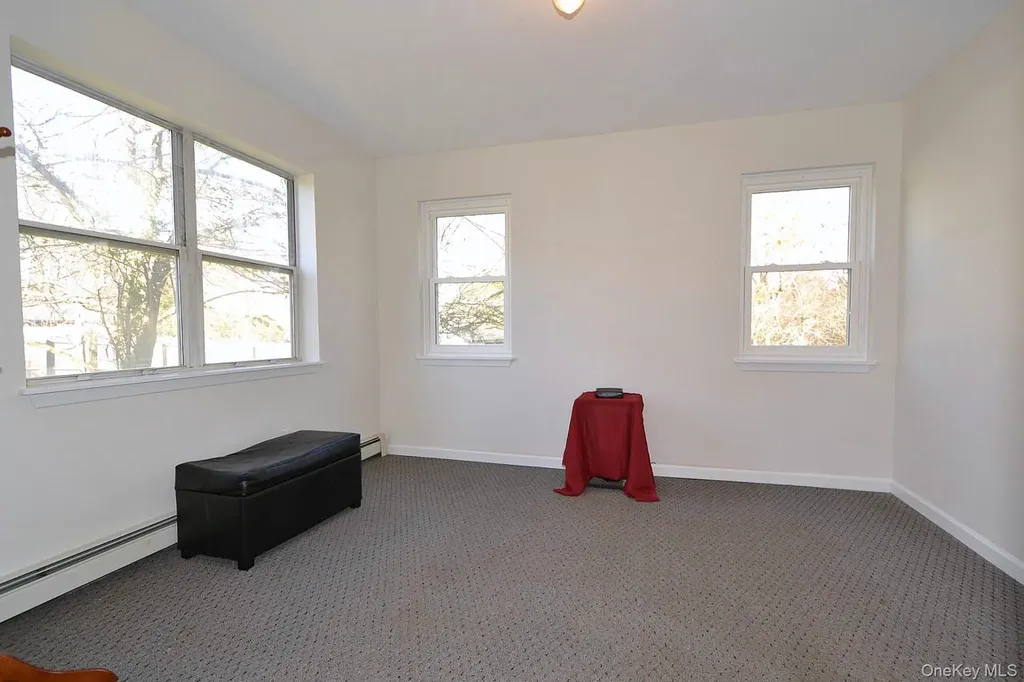 72 Old Farm Road Riverhead NY 11901