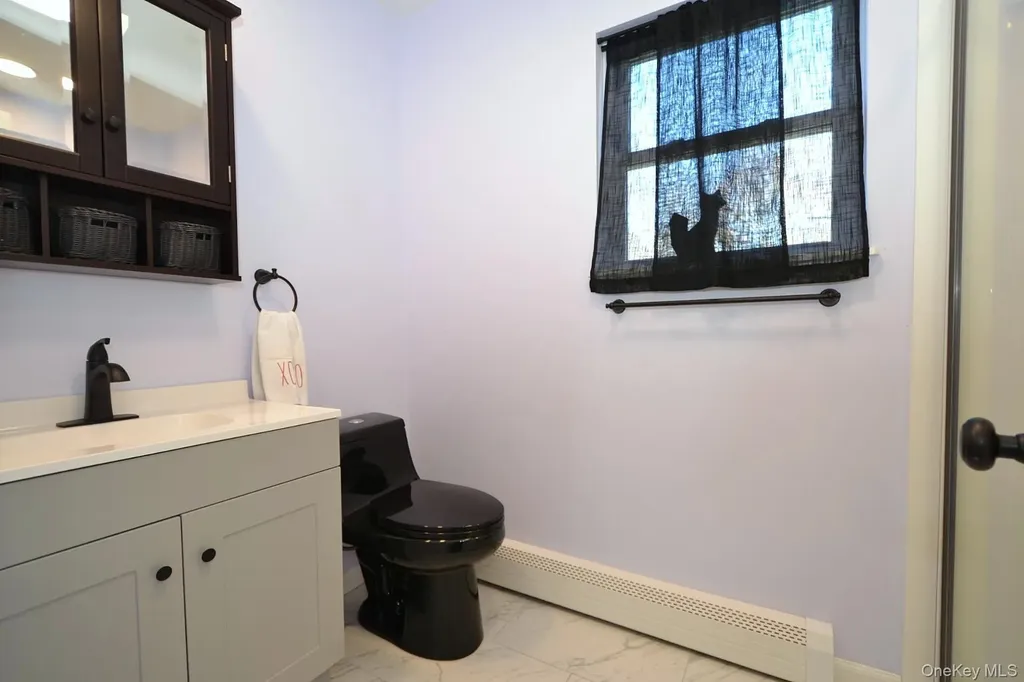 72 Old Farm Road Riverhead NY 11901