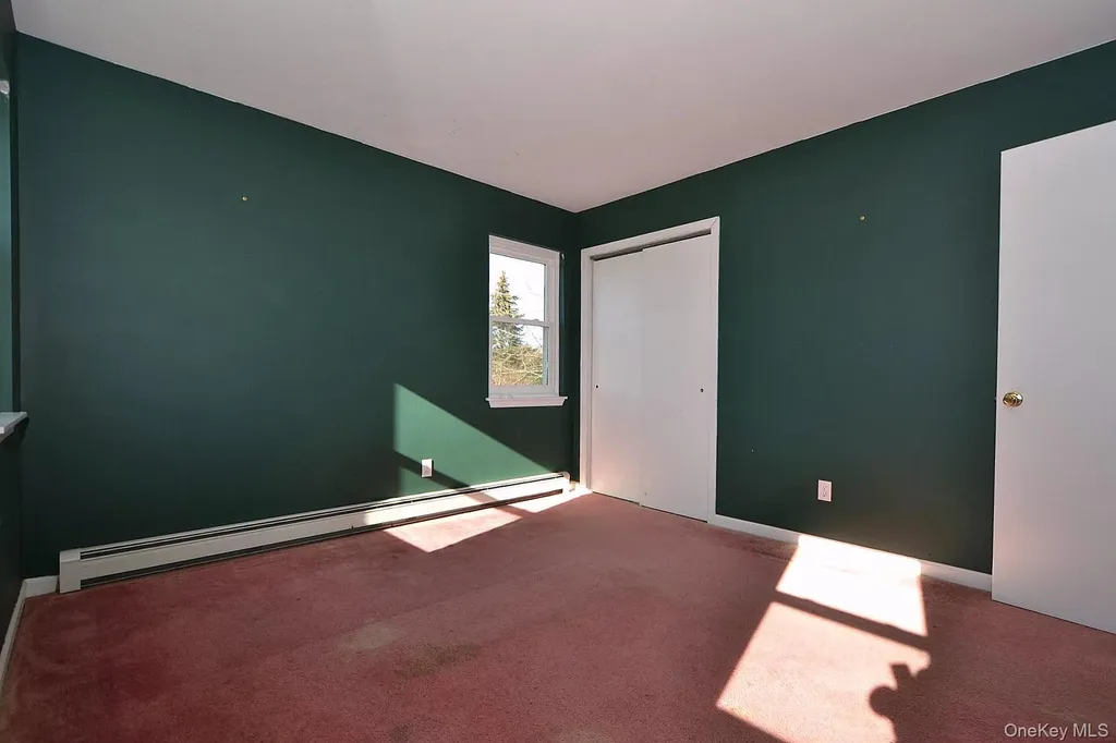 72 Old Farm Road Riverhead NY 11901