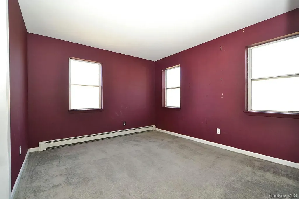 72 Old Farm Road Riverhead NY 11901