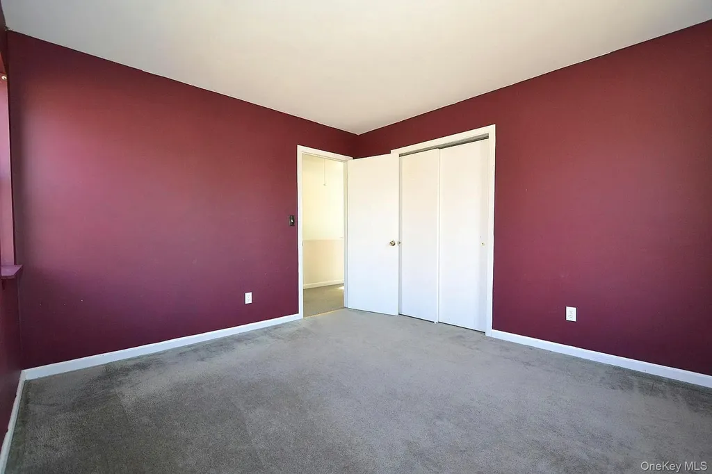 72 Old Farm Road Riverhead NY 11901