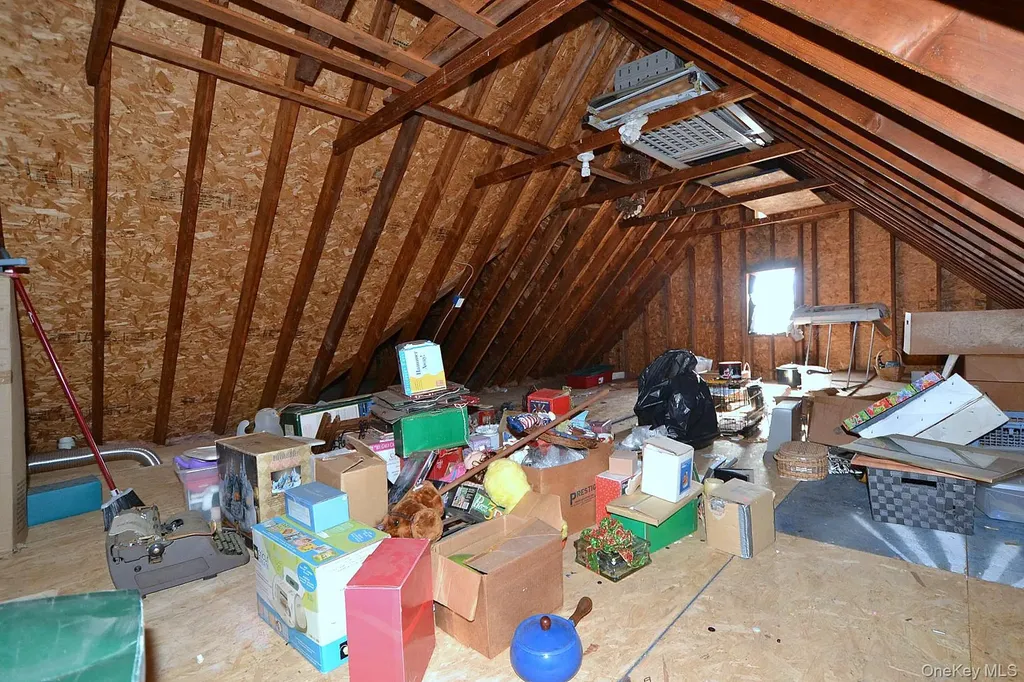 72 Old Farm Road Riverhead NY 11901