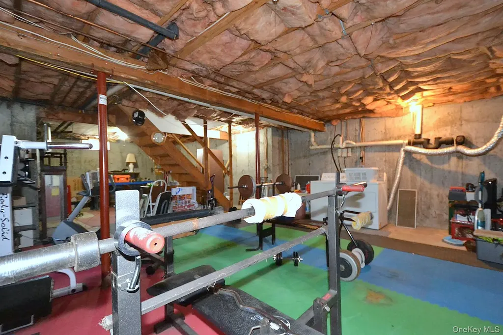 72 Old Farm Road Riverhead NY 11901