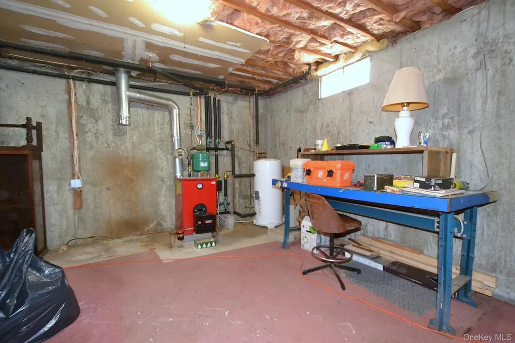 72 Old Farm Road Riverhead NY 11901