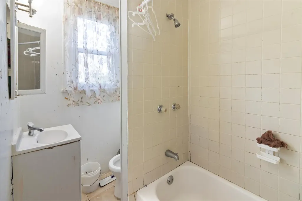 1253 E 89th Street Brooklyn NY 11236