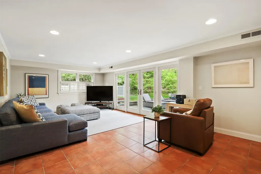 8 North Lane Armonk NY 10504