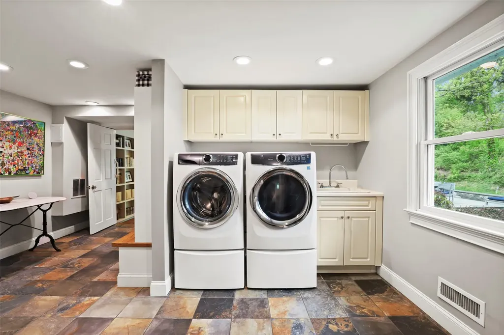 8 North Lane Armonk NY 10504