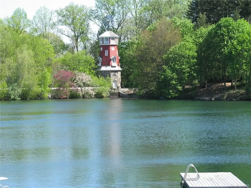 8 North Lane Armonk NY 10504