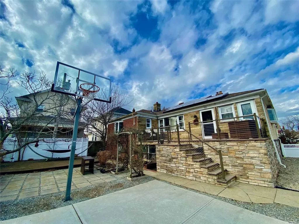 131 Taft Avenue Long Beach NY 11561