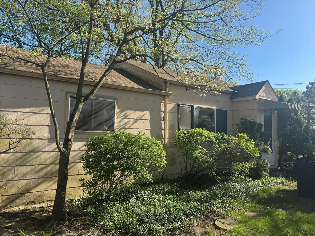 2 Glenda Drive Babylon NY 11704