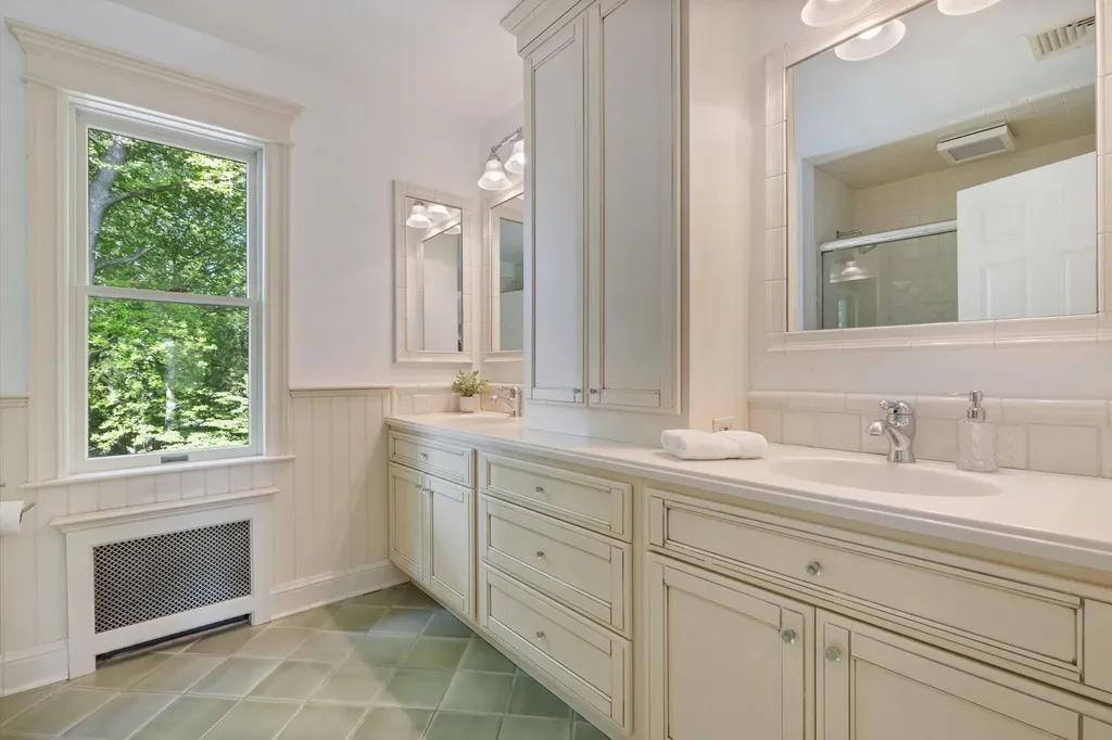 4 Bixby Court Rye NY 10580