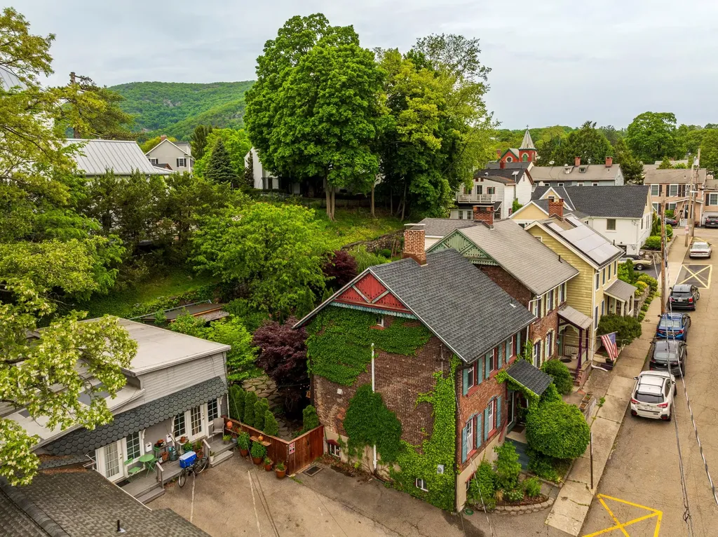 5 Railroad Avenue Cold Spring NY 10516