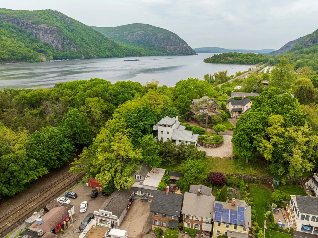 5 Railroad Avenue Cold Spring NY 10516