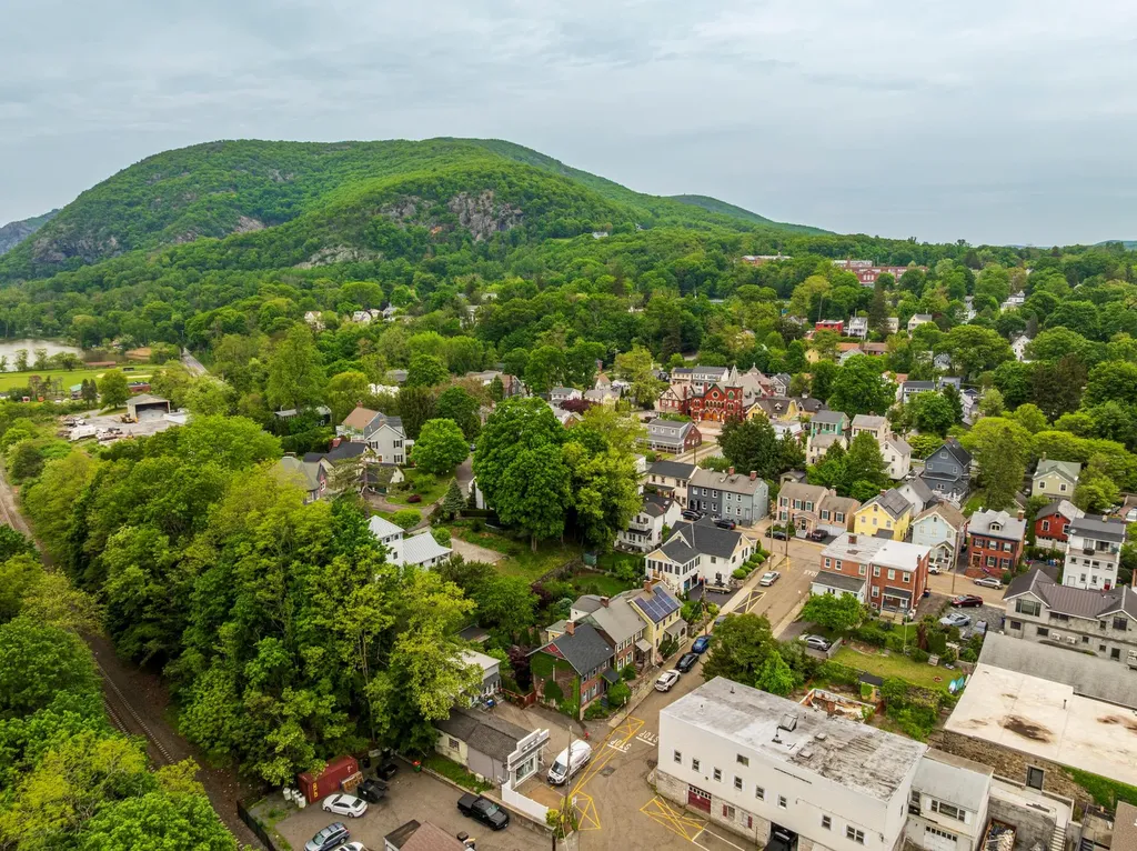 5 Railroad Avenue Cold Spring NY 10516