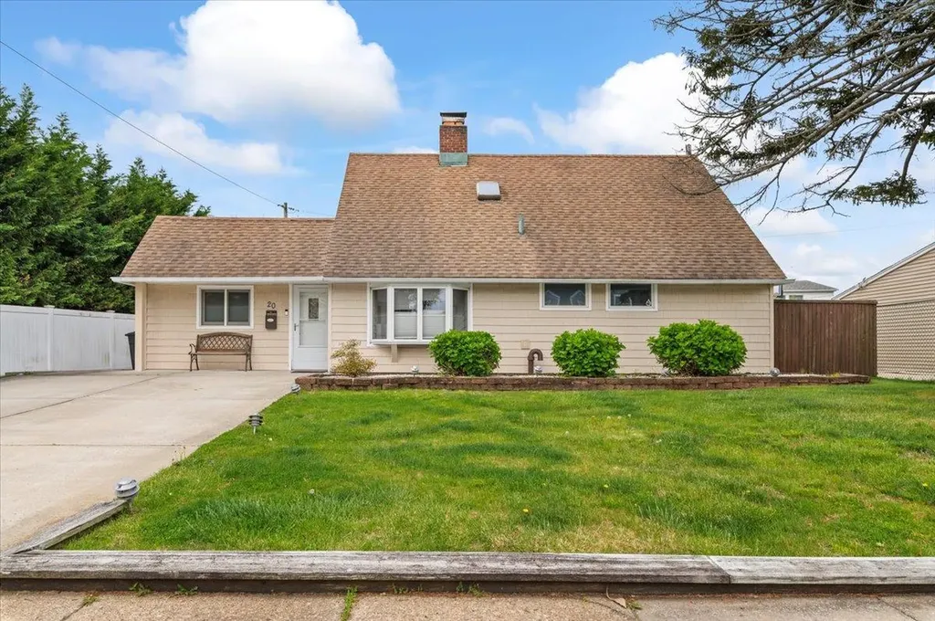 20 Forester Lane Levittown NY 11756