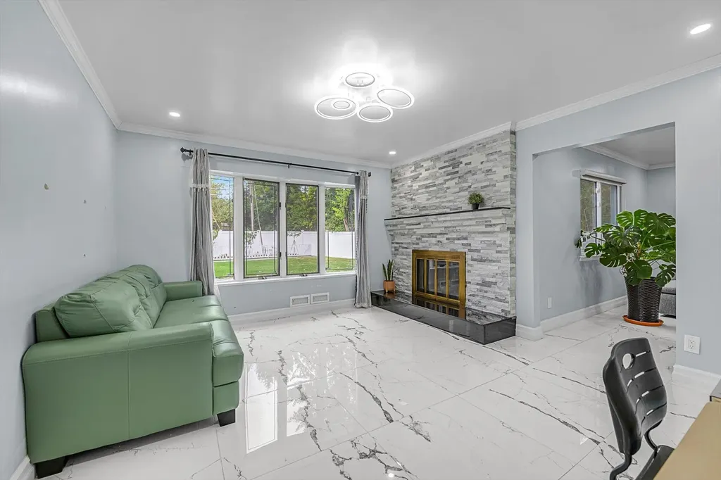 66 Rockland Drive Jericho NY 11753