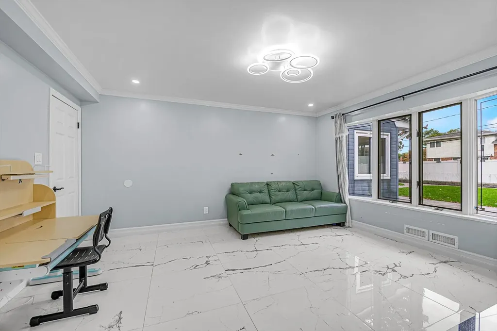 66 Rockland Drive Jericho NY 11753