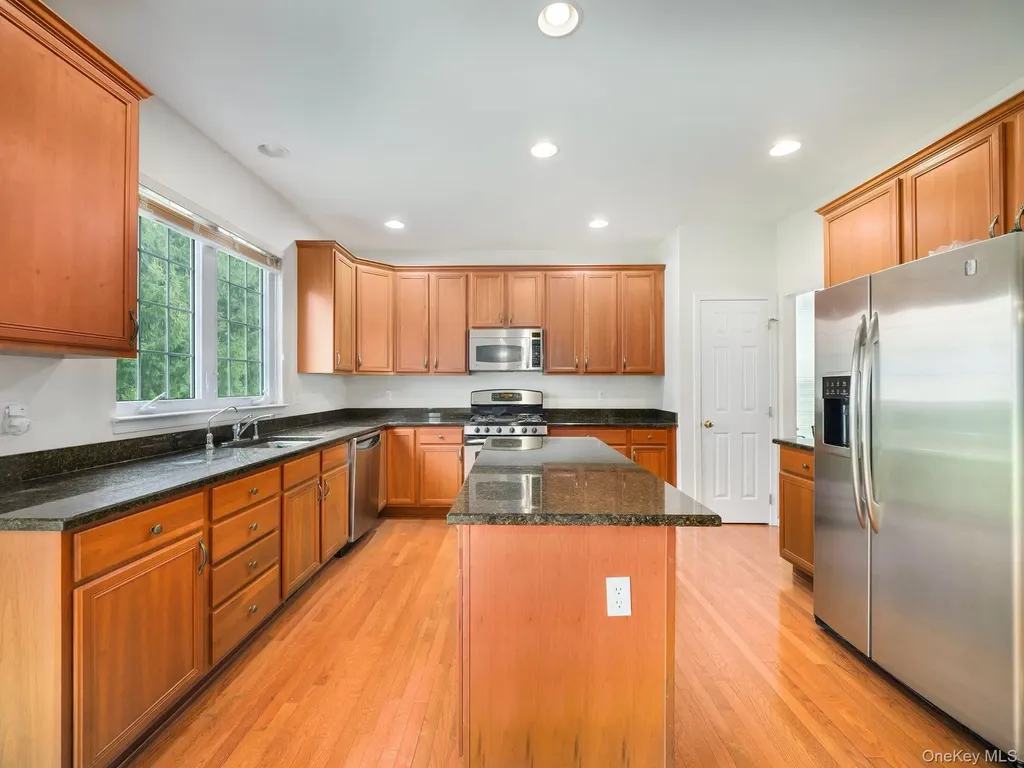 417 Vassar Place Fishkill NY 12524