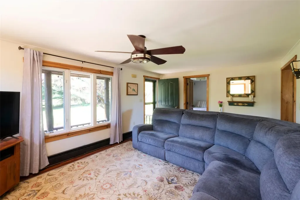 48 Vosburgh Road Red Hook NY 12571