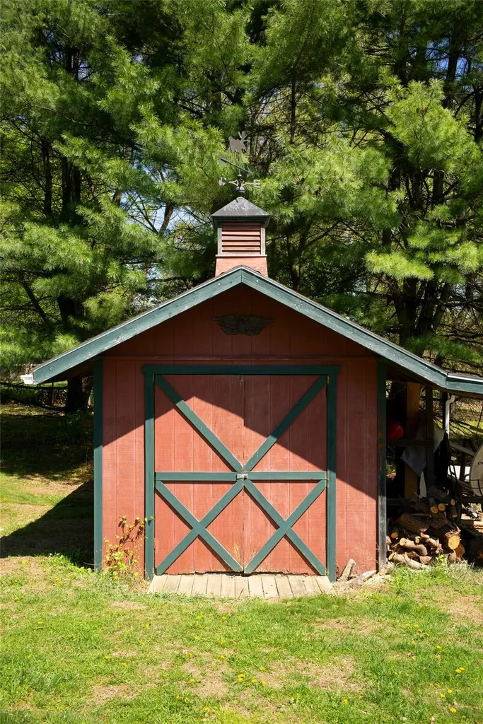 48 Vosburgh Road Red Hook NY 12571
