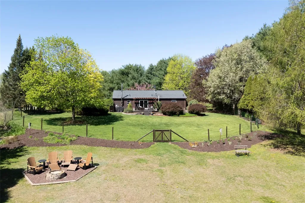 48 Vosburgh Road Red Hook NY 12571