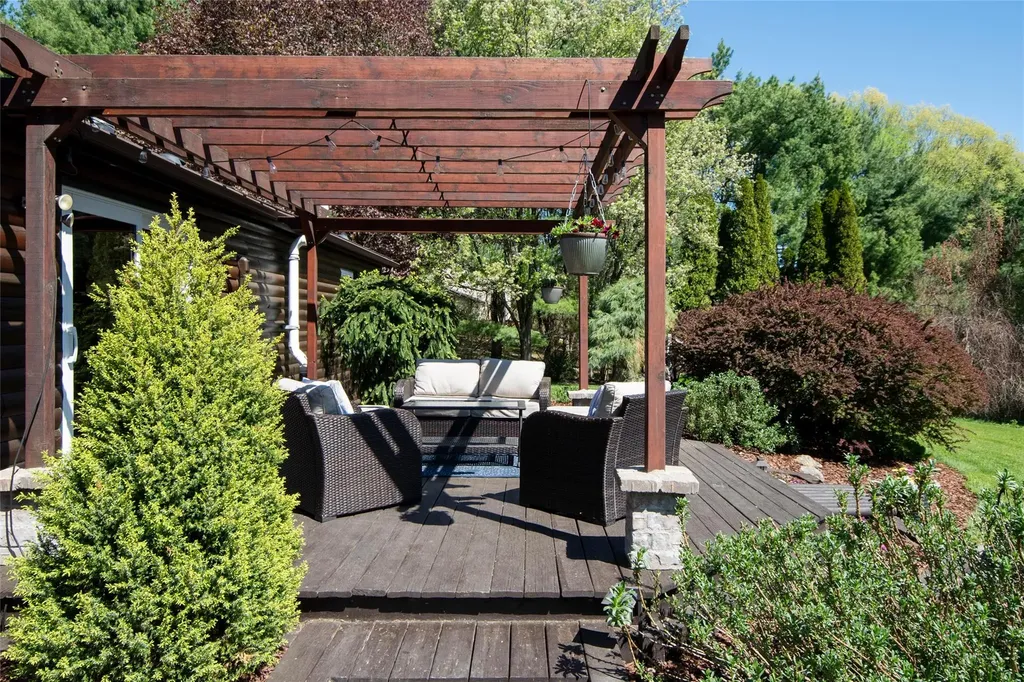 48 Vosburgh Road Red Hook NY 12571