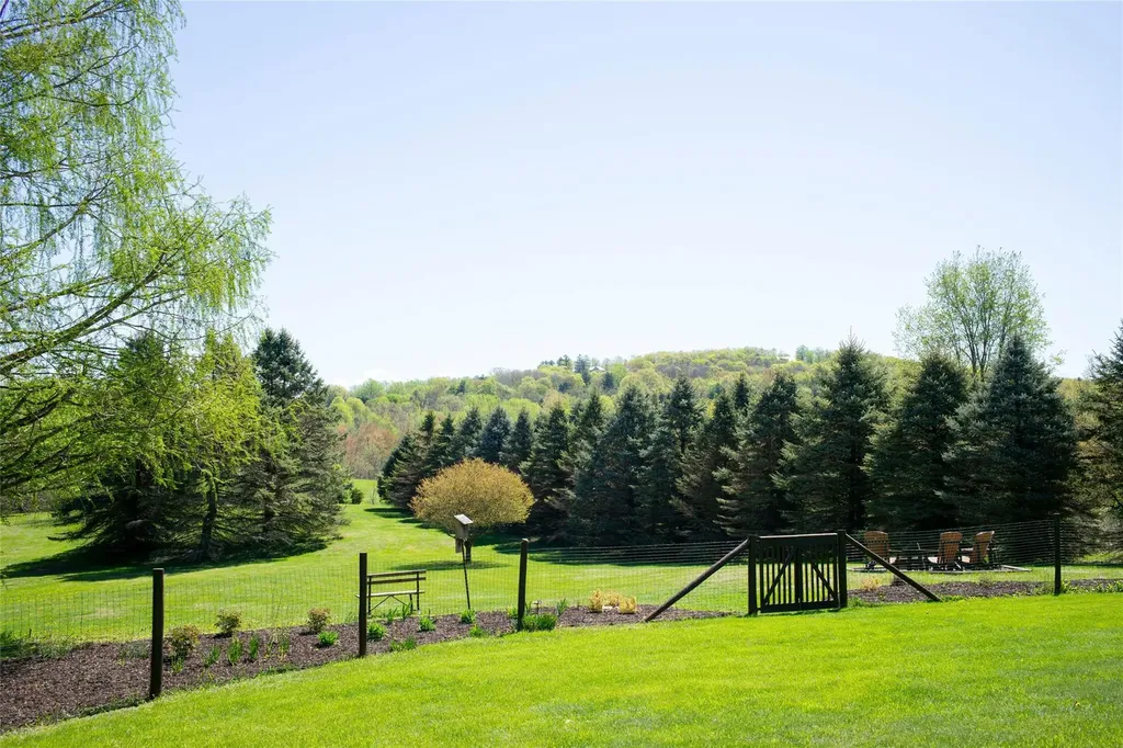 48 Vosburgh Road Red Hook NY 12571
