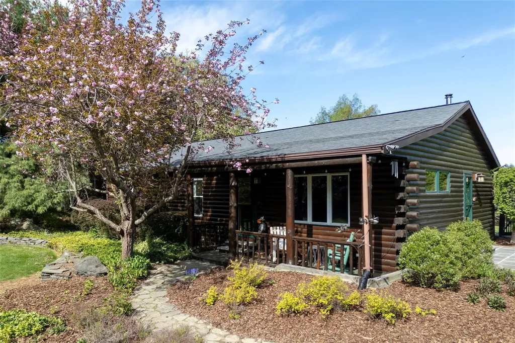 48 Vosburgh Road Red Hook NY 12571