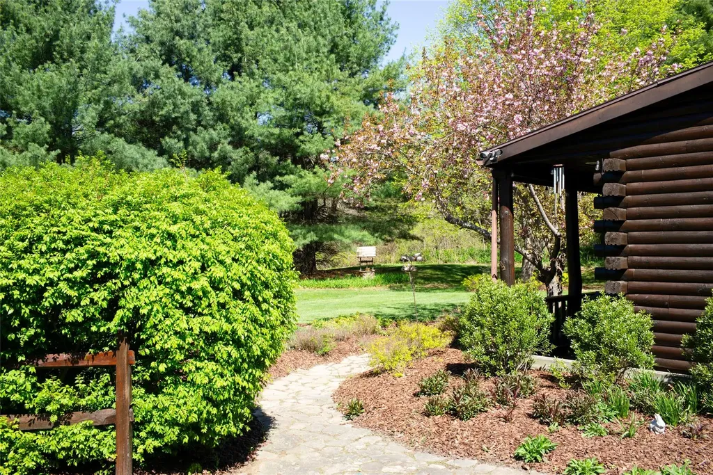48 Vosburgh Road Red Hook NY 12571