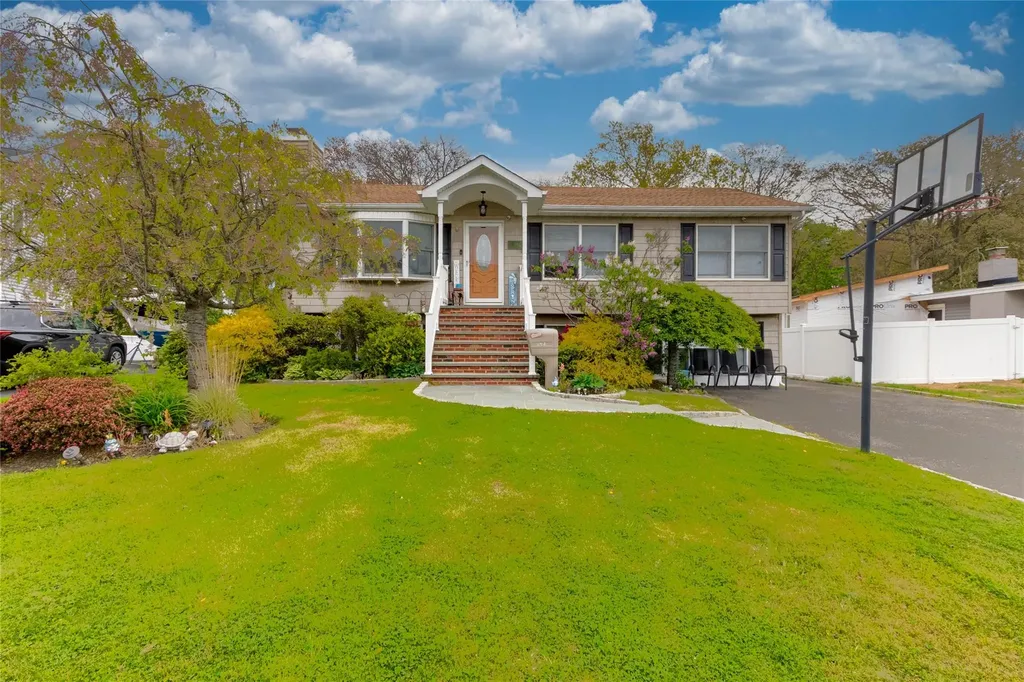 134 Jean Road West Islip NY 11795