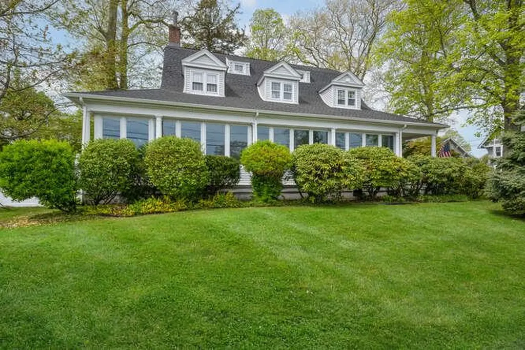 76 Argyle Avenue Babylon NY 11702