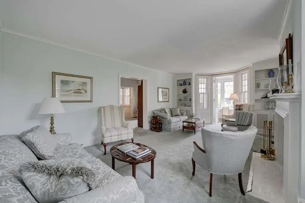 76 Argyle Avenue Babylon NY 11702