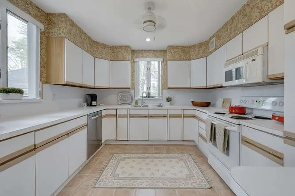 76 Argyle Avenue Babylon NY 11702