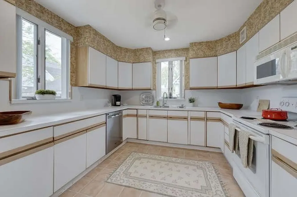 76 Argyle Avenue Babylon NY 11702
