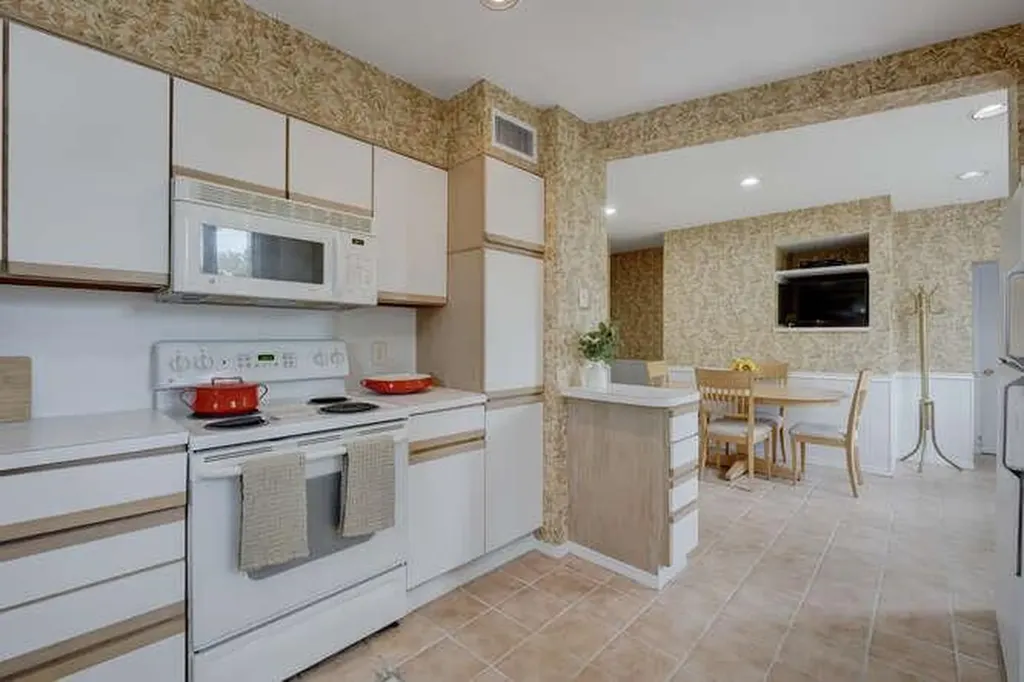 76 Argyle Avenue Babylon NY 11702