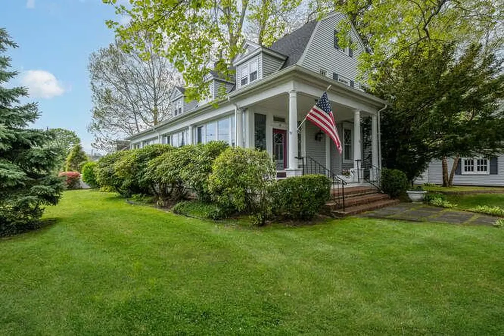 76 Argyle Avenue Babylon NY 11702