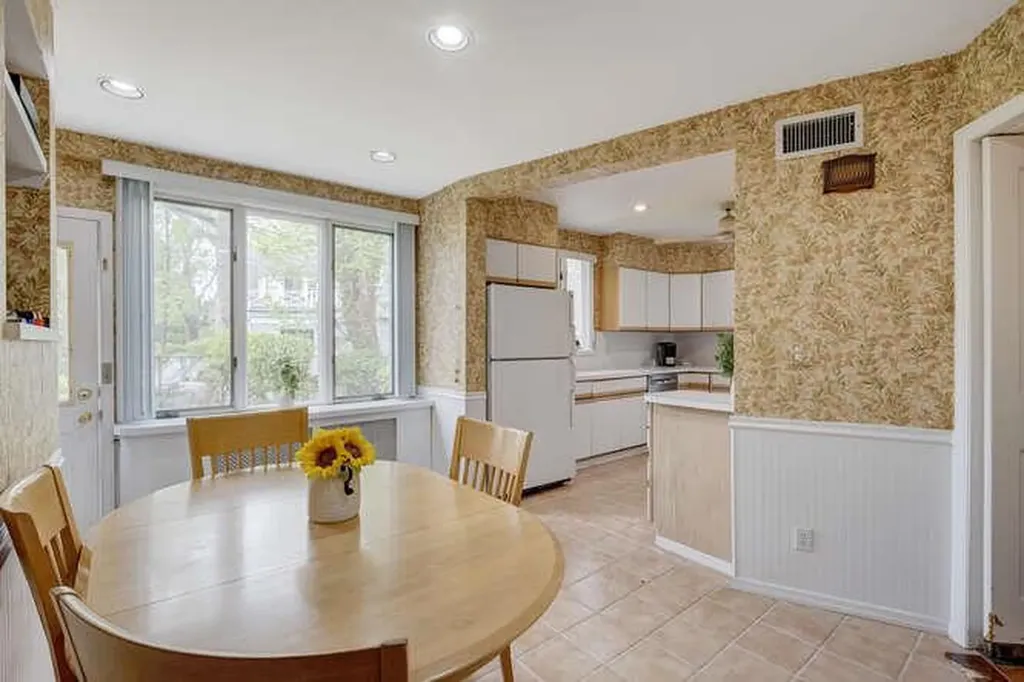 76 Argyle Avenue Babylon NY 11702