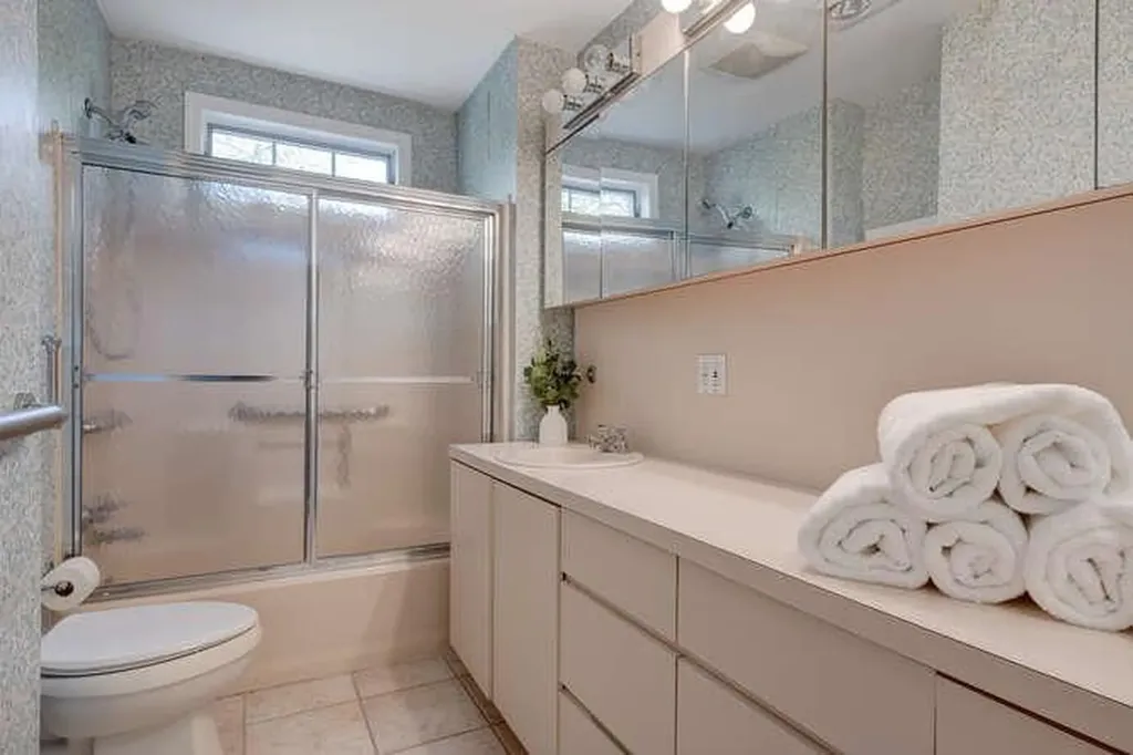 76 Argyle Avenue Babylon NY 11702