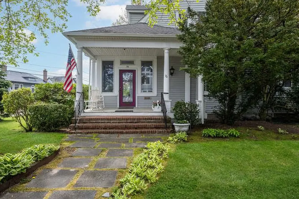 76 Argyle Avenue Babylon NY 11702