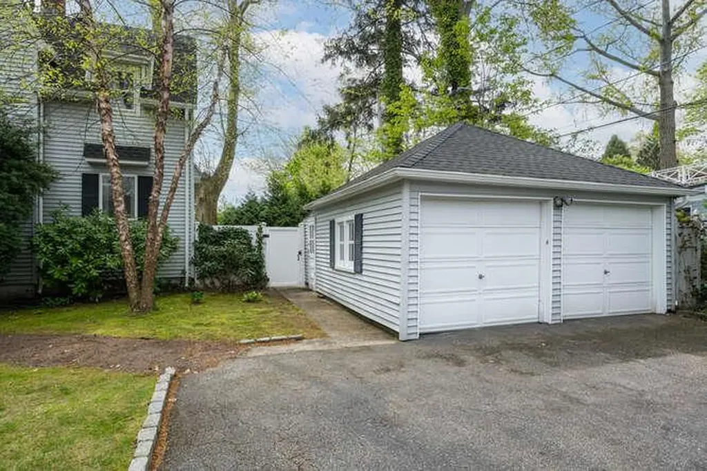 76 Argyle Avenue Babylon NY 11702