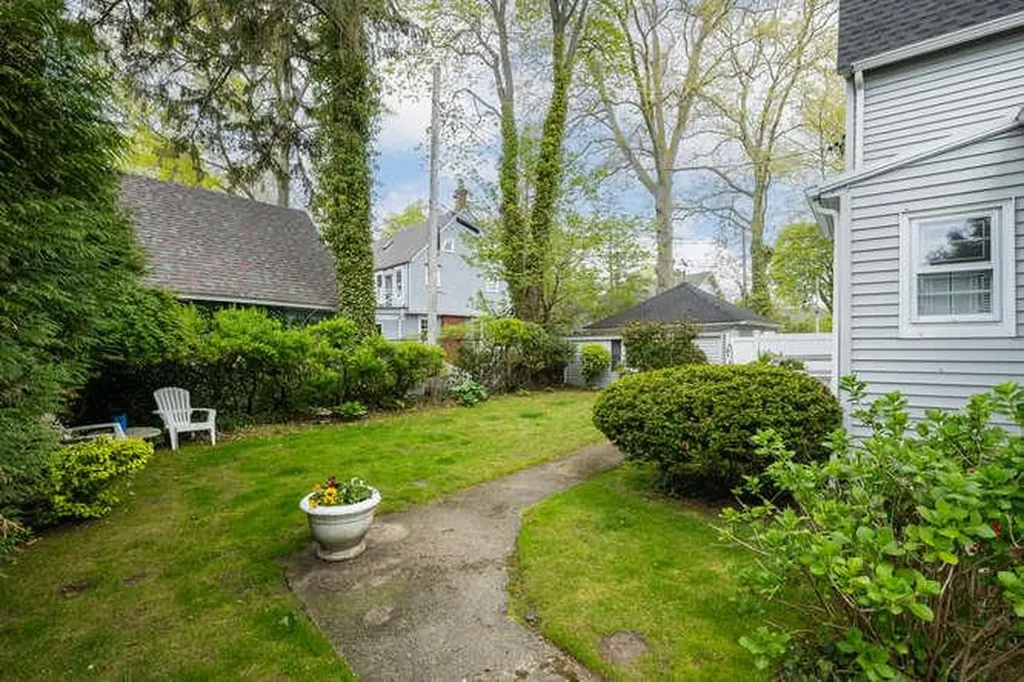 76 Argyle Avenue Babylon NY 11702