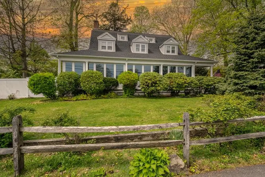 76 Argyle Avenue Babylon NY 11702