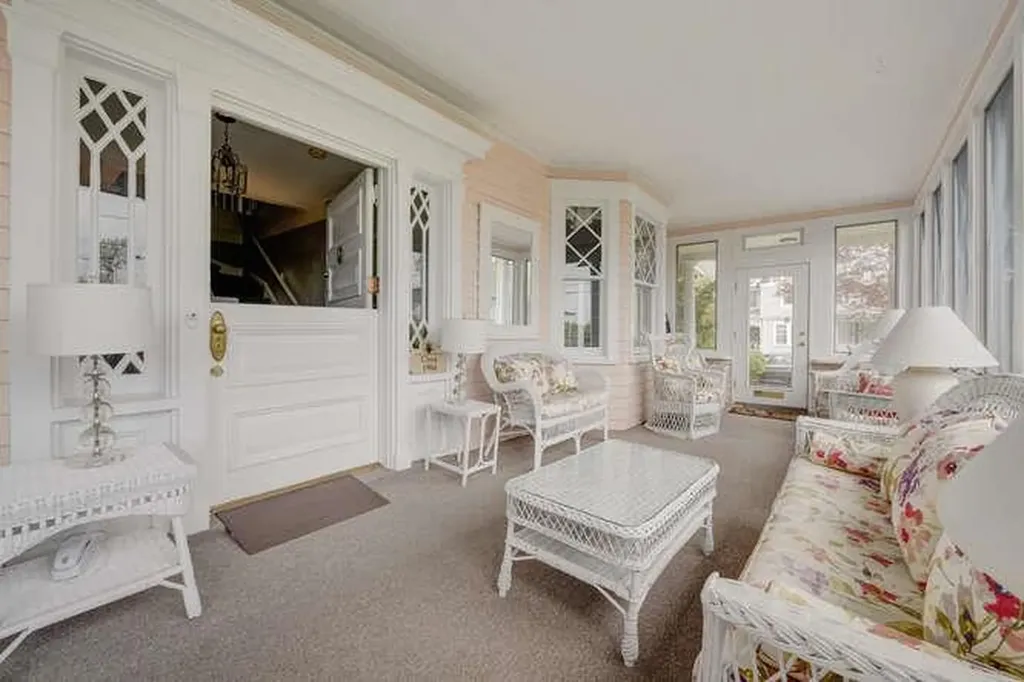 76 Argyle Avenue Babylon NY 11702