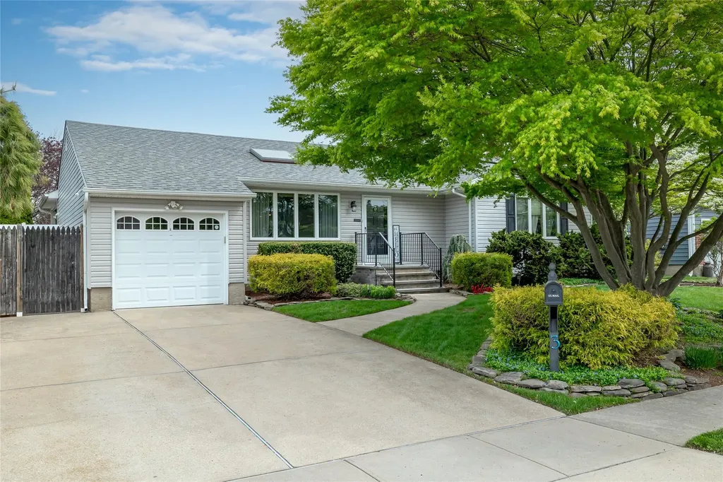 3 3rd Avenue Farmingdale NY 11735